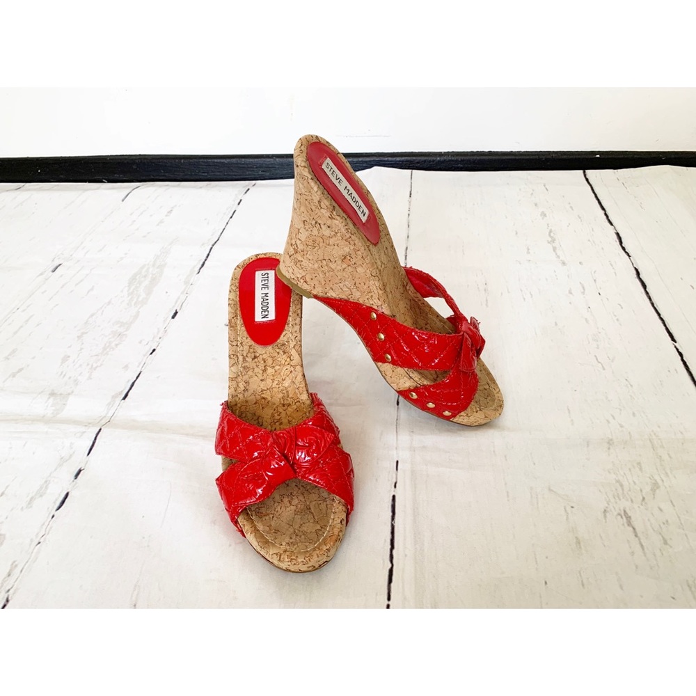 💕Sale💕Steve Madden Red Quilted Patent Leather Wedge Sandals Size 8.5